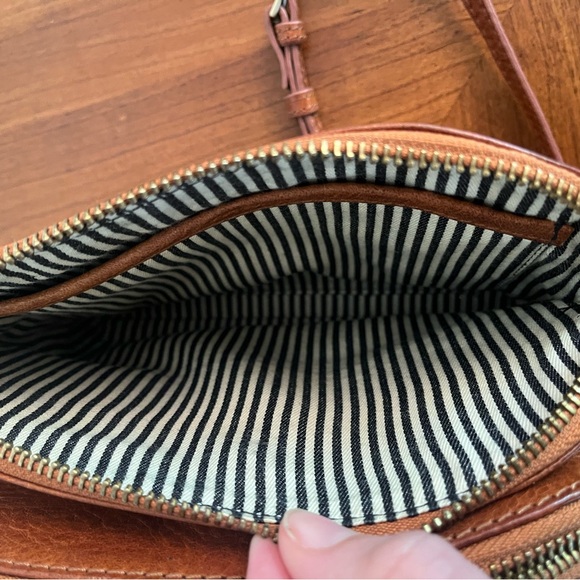 Oh My Amsterdam Brown Leather Crossbody Bag with Detachable Strap - Picture 6 of 9